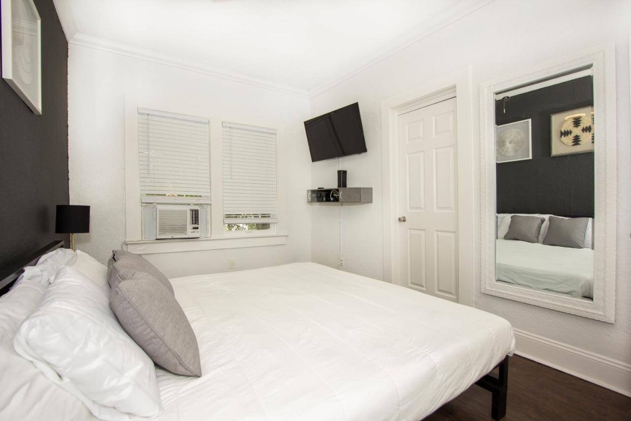 Modern Westshore Apartment Tampa Extérieur photo